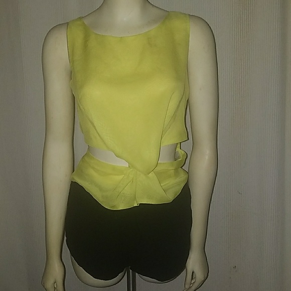 Charteuse colored cut out top - Picture 1 of 7